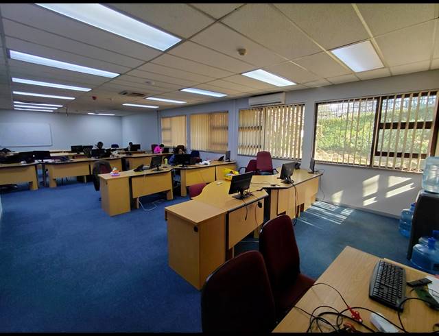 5,136M² OFFICE FOR SALE IN HALFWAY HOUSE